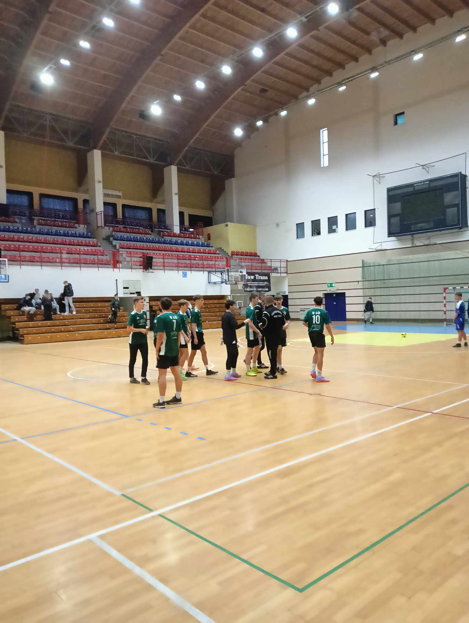 Zdjęcie M NS piłka halowa chłopców 12.23 (3)355da6b9-d28e-4870-b29c-4d88fbc241d6.jpg w galerii Mistrzostwa Nowego Sącza w Piłce Halowej Chłopców